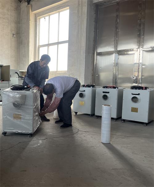 一批除尘器打包发货—张家港59博论坛网工业吸尘器_59博论坛网